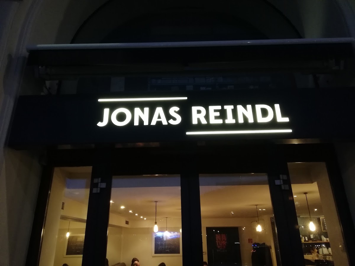 Jonas Reindl Coffee Roasters — Cafe